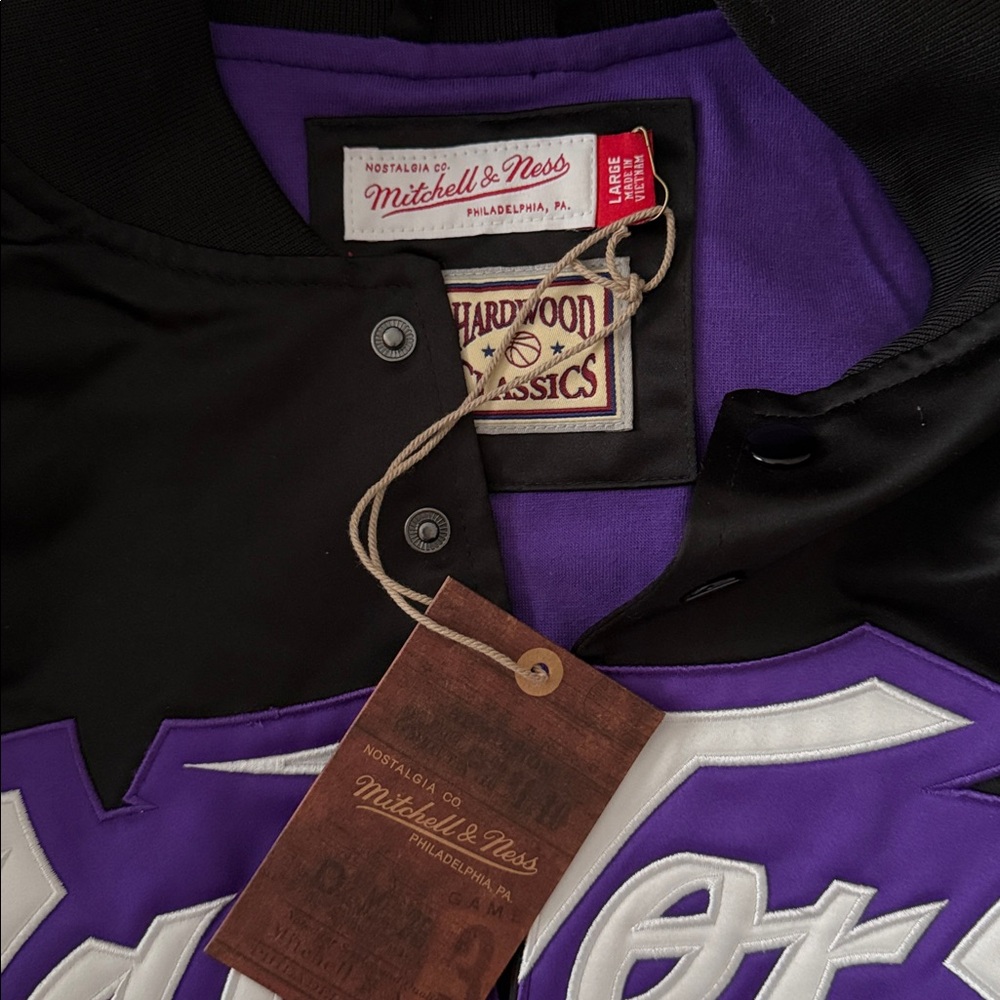 Mitchell & Ness Bomber Jacket - Picture 10 of 15